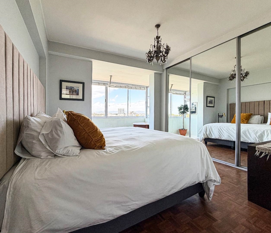 2 Bedroom Property for Sale in Green Point Western Cape